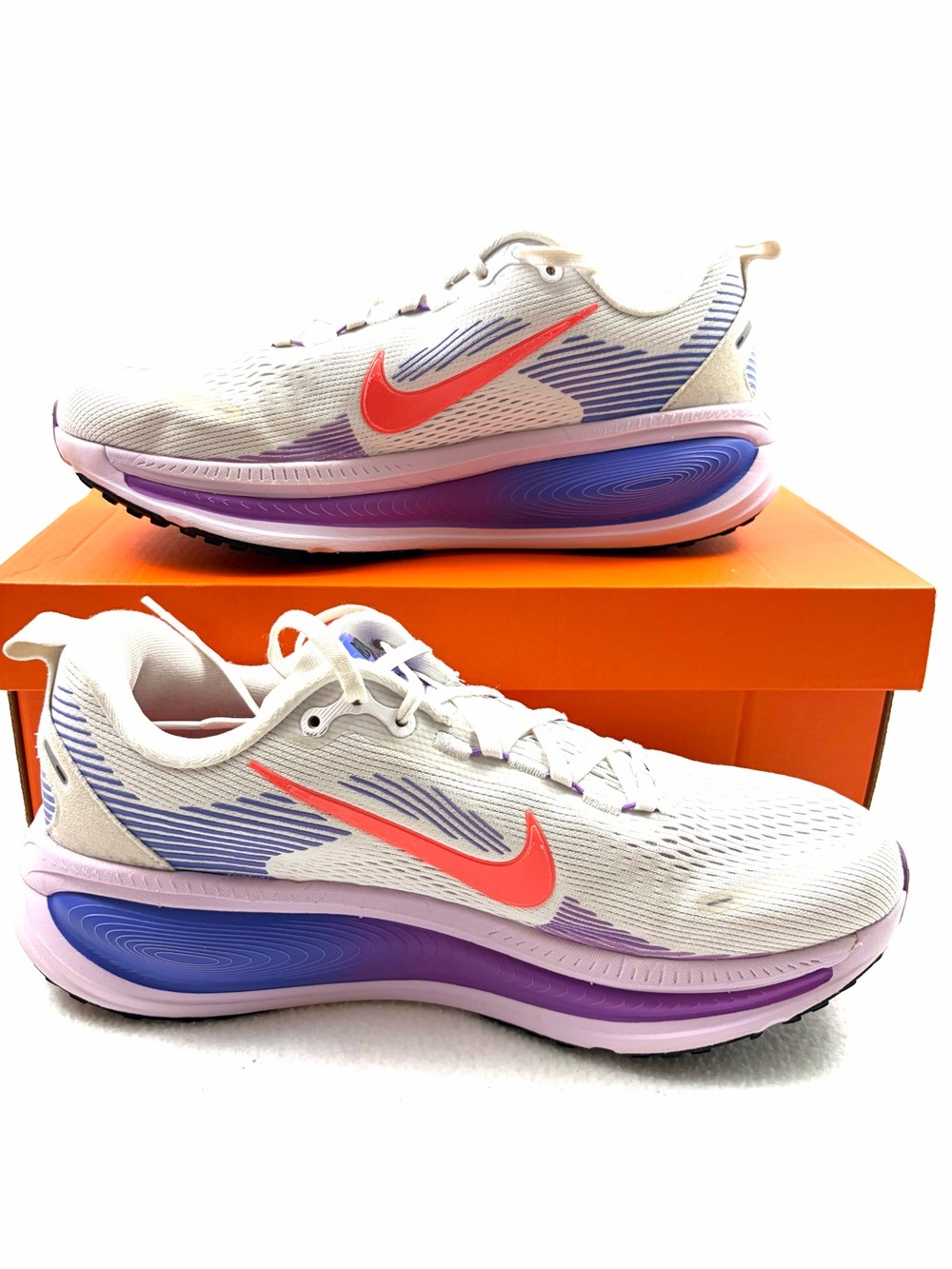Nike Vomero 18 Women’s Running Shoes White Purple Pink W/Box Size 11